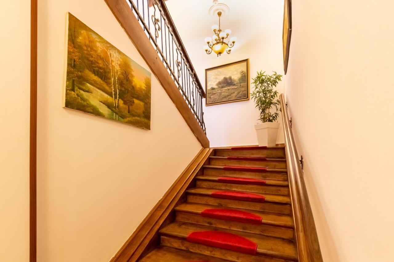 Hotel Boutique Bulevard Sighisoara Bagian luar foto