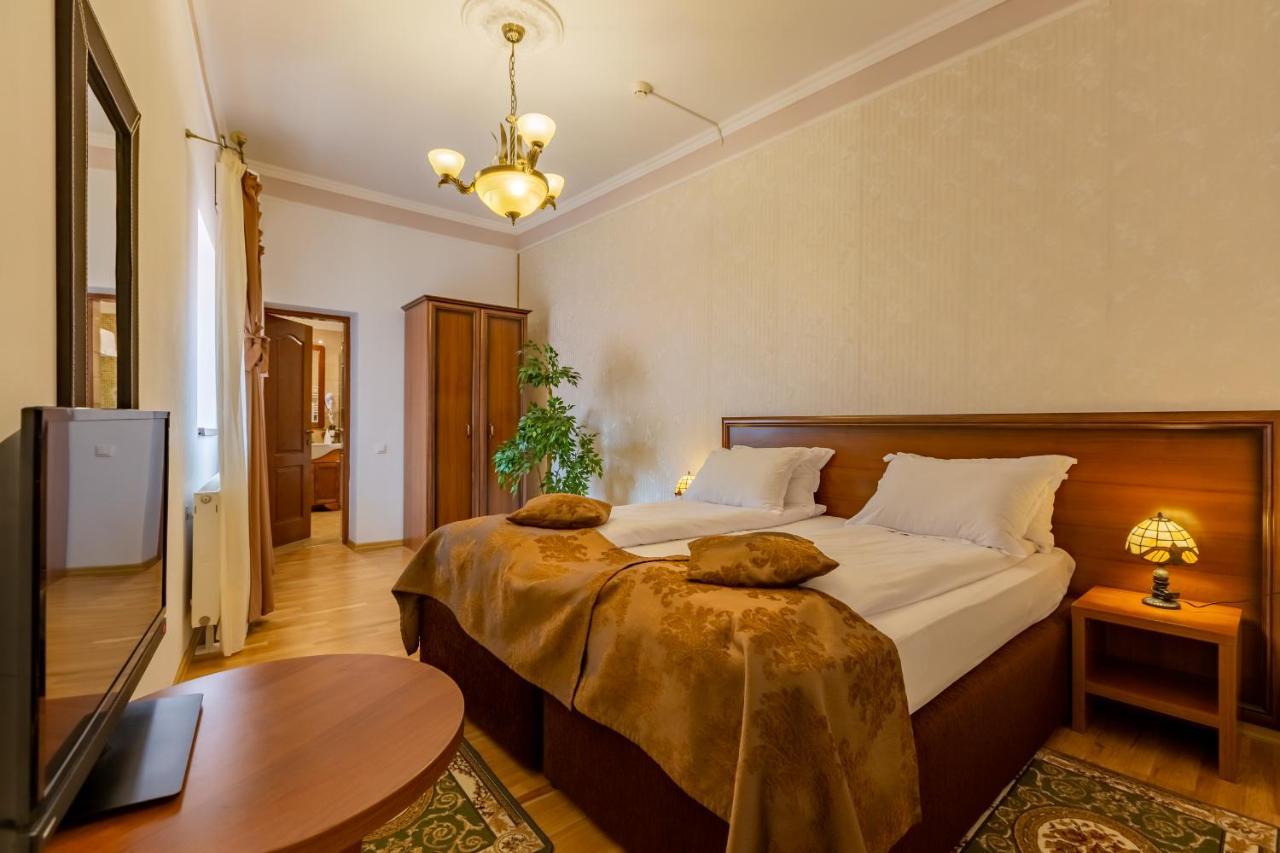 Hotel Boutique Bulevard Sighisoara Bagian luar foto