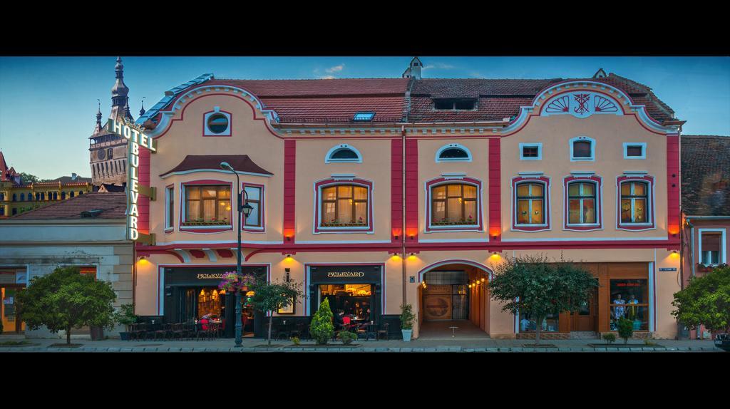 Hotel Boutique Bulevard Sighisoara Bagian luar foto