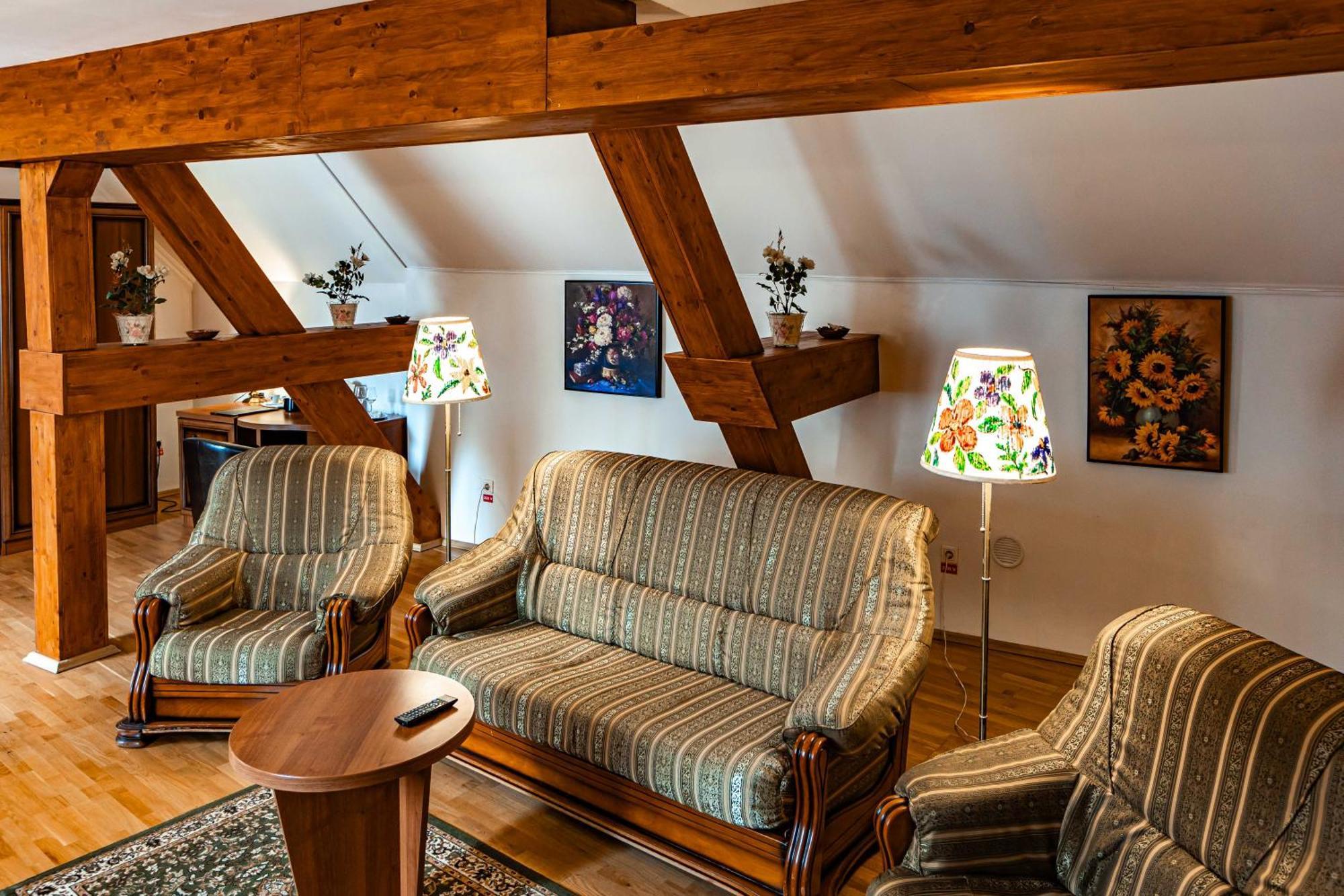 Hotel Boutique Bulevard Sighisoara Bagian luar foto