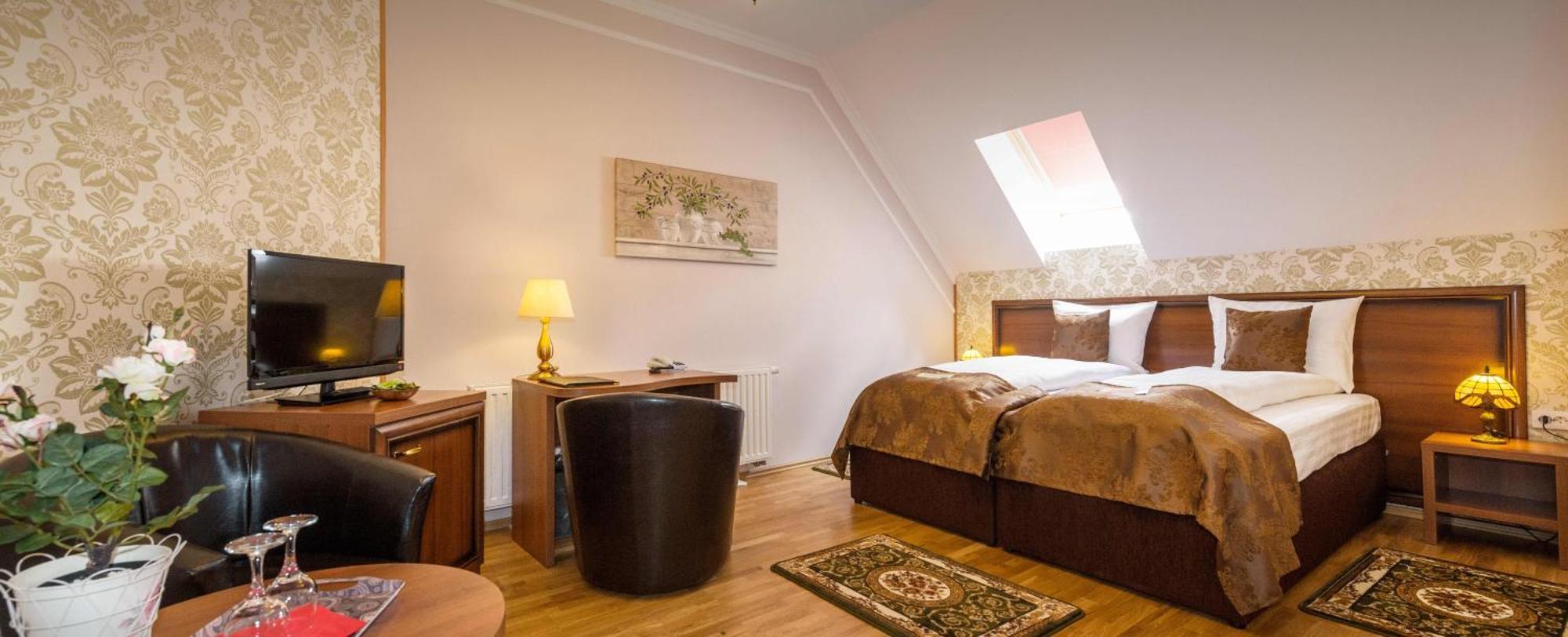 Hotel Boutique Bulevard Sighisoara Bagian luar foto
