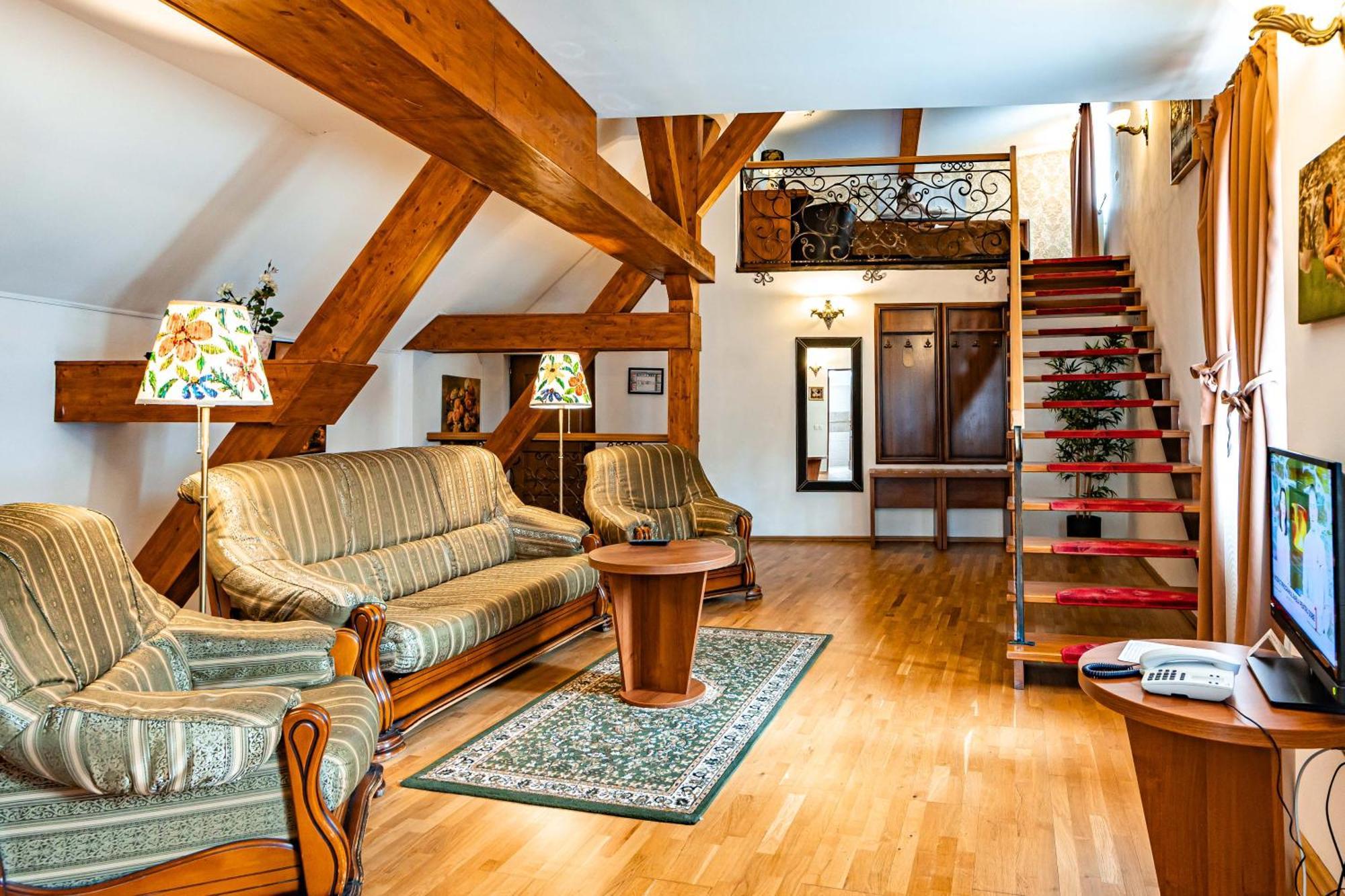 Hotel Boutique Bulevard Sighisoara Bagian luar foto