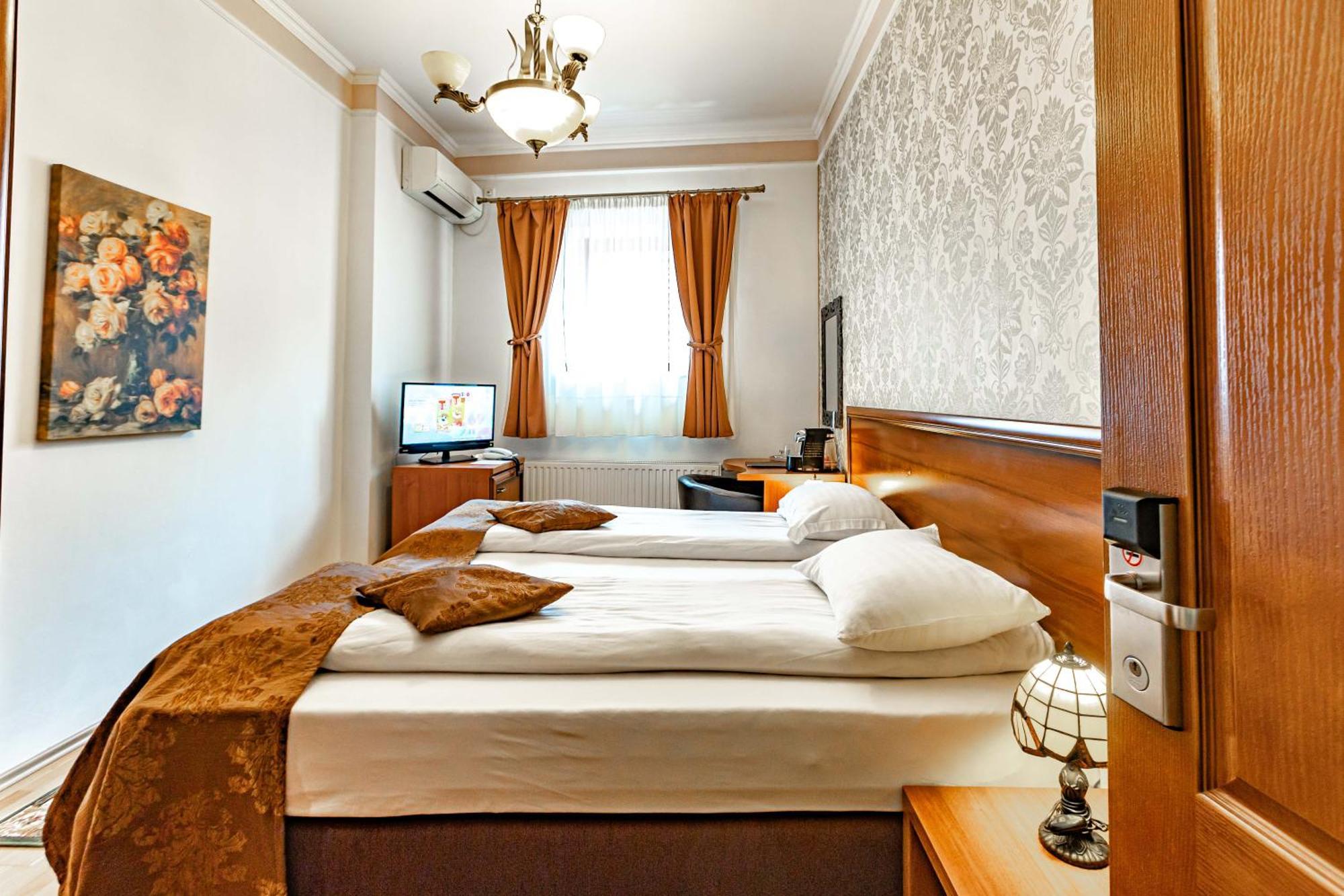 Hotel Boutique Bulevard Sighisoara Bagian luar foto