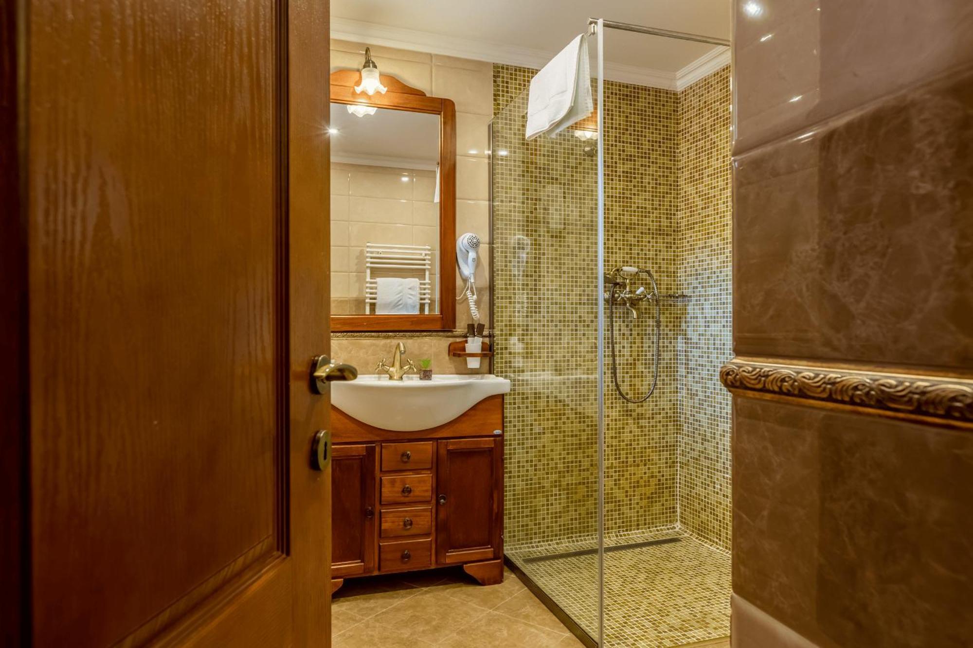 Hotel Boutique Bulevard Sighisoara Bagian luar foto