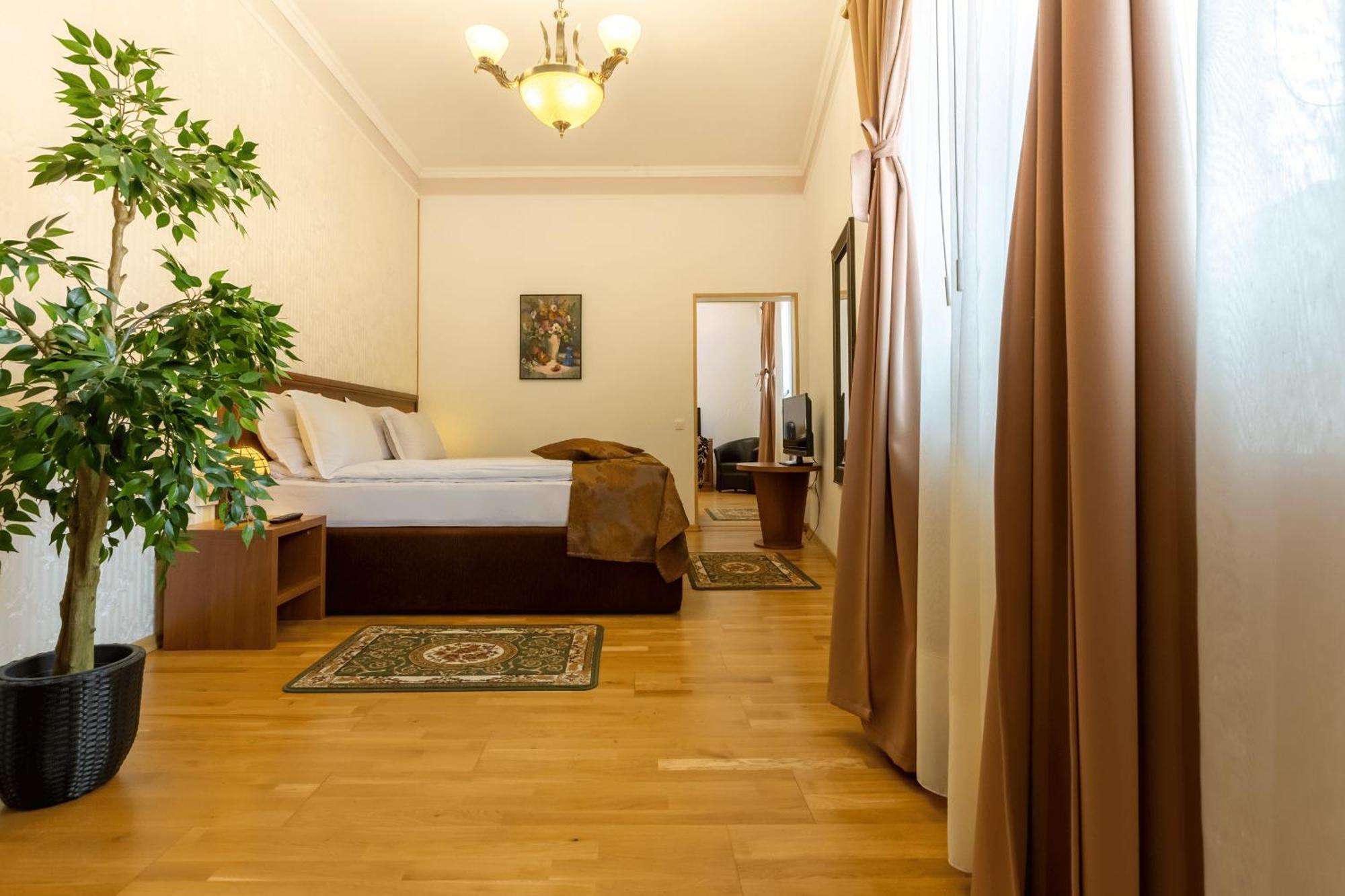 Hotel Boutique Bulevard Sighisoara Bagian luar foto