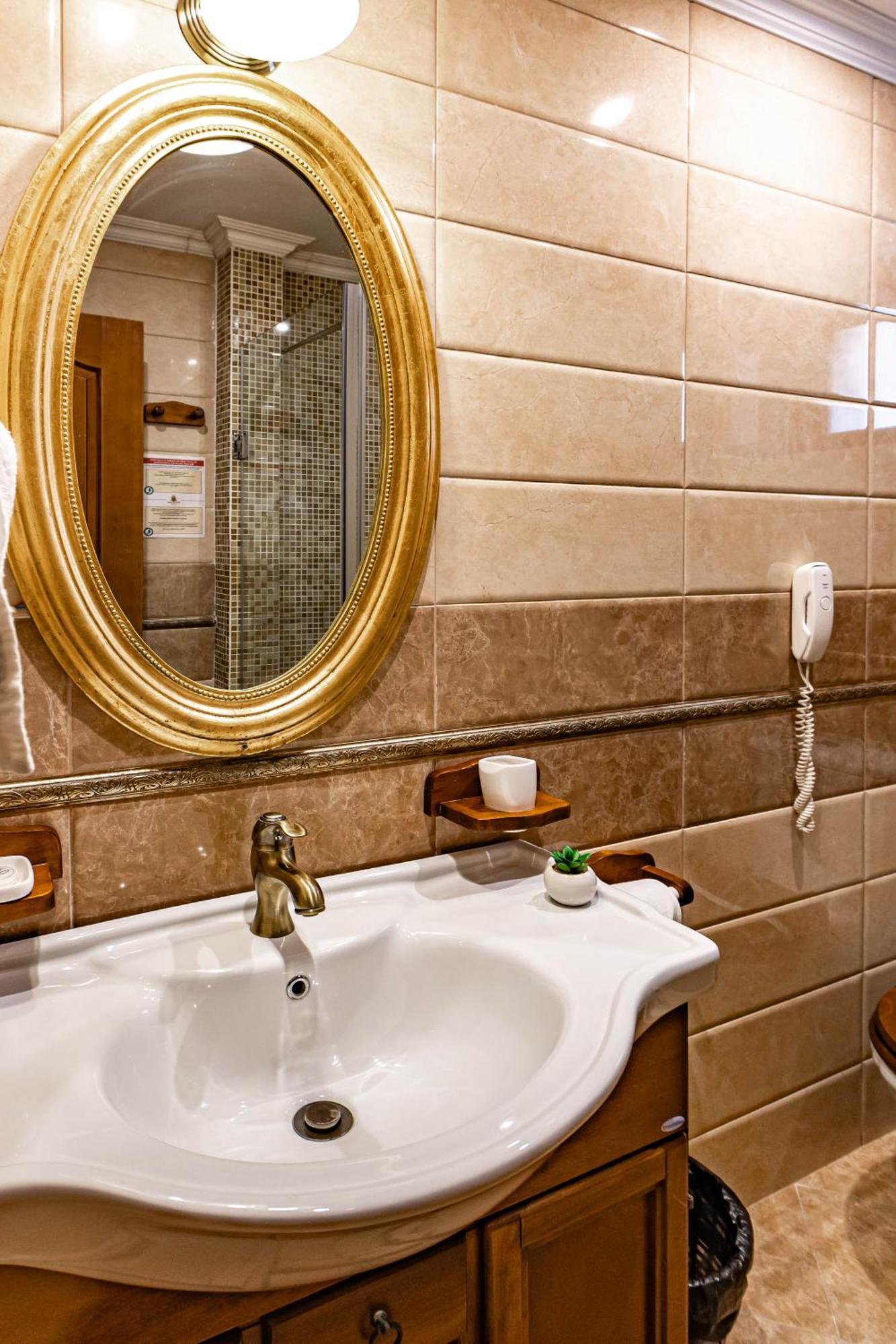 Hotel Boutique Bulevard Sighisoara Bagian luar foto