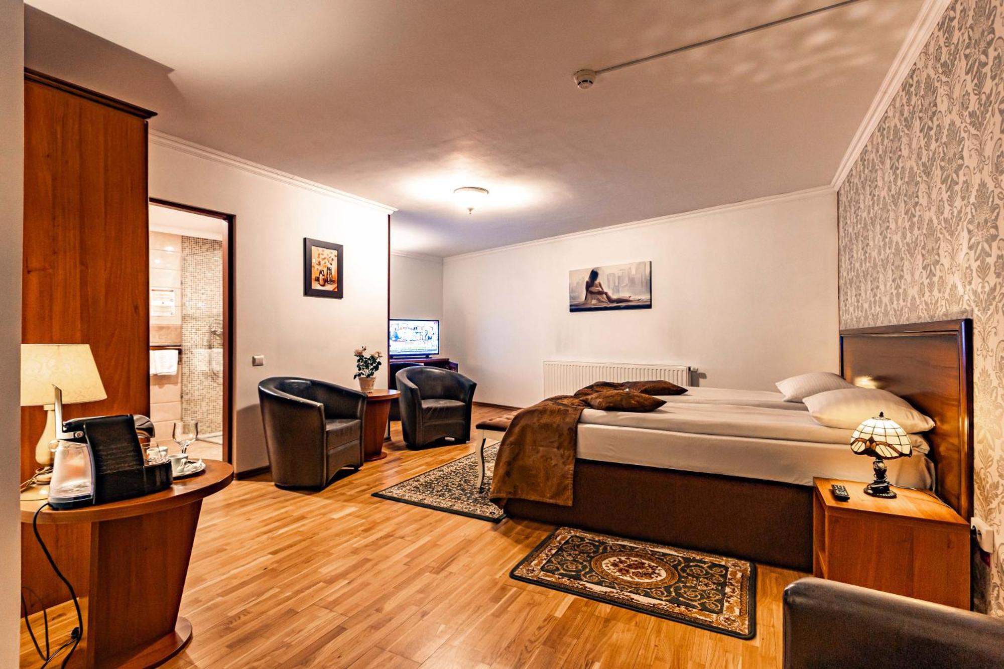 Hotel Boutique Bulevard Sighisoara Bagian luar foto