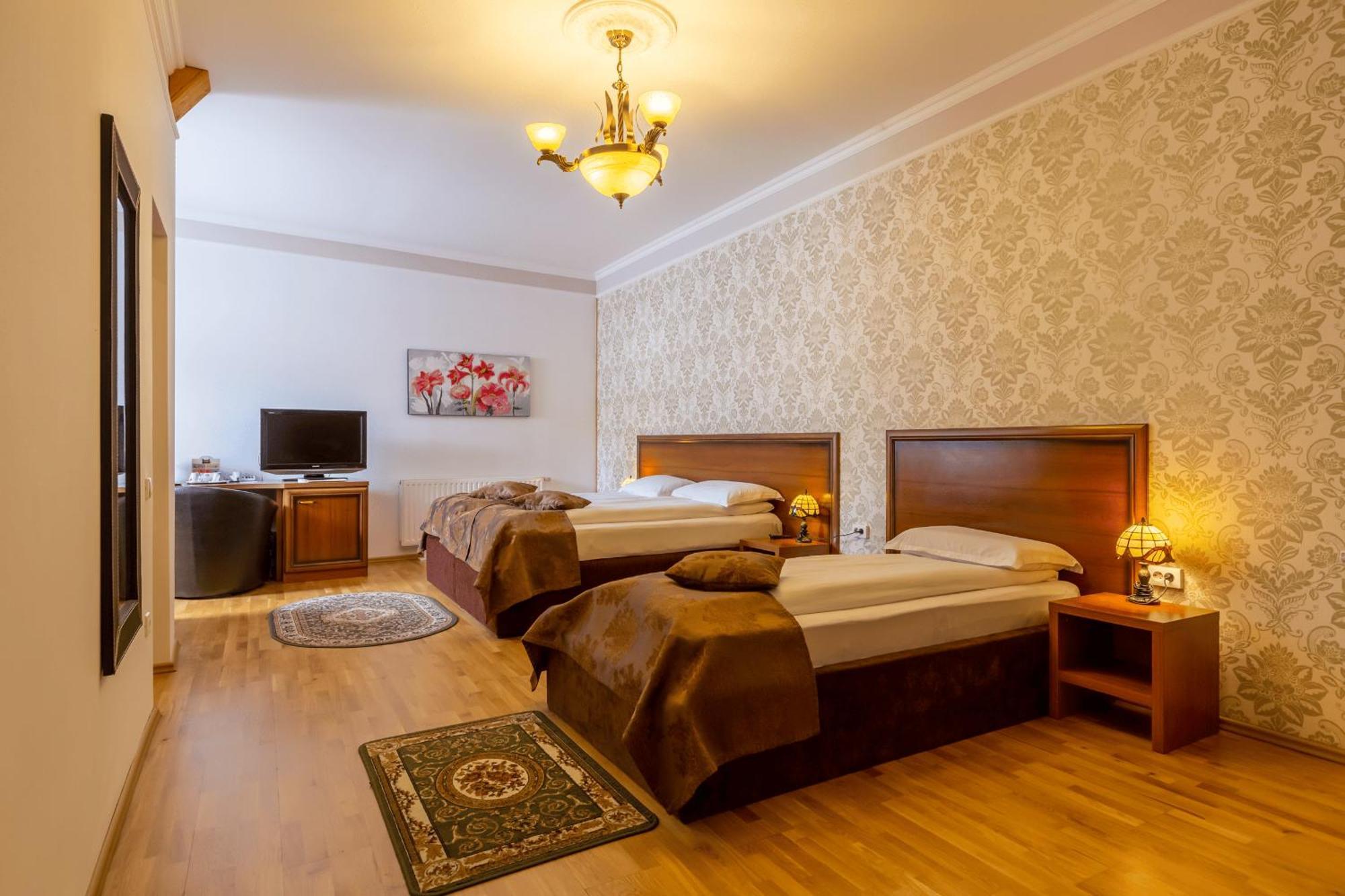 Hotel Boutique Bulevard Sighisoara Bagian luar foto