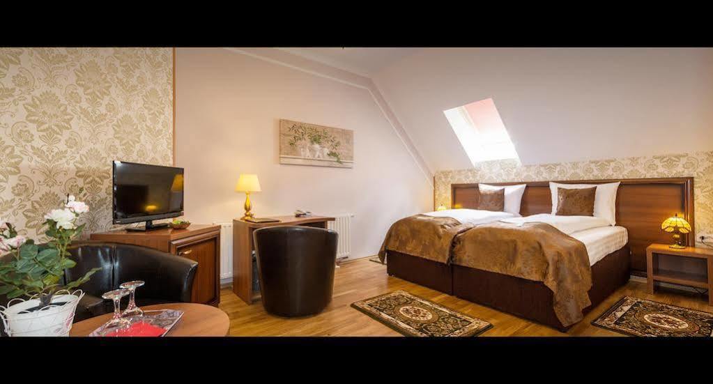 Hotel Boutique Bulevard Sighisoara Bagian luar foto